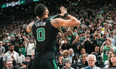 Τέιτουμ: «Αν ήμουν στους Γκρίζλις θα είχα γίνει ήδη άγαλμα έξω από το γήπεδο»