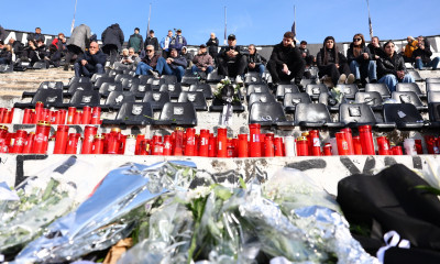 Ραγίζουν καρδιές στην Τούμπα - Χιλιάδες κόσμος αποχαιρετά τα «αετόπουλα» του ΠΑΟΚ (pics)
