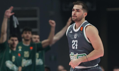 Αποθέωση στο Παλέ για τον Τολιόπουλο