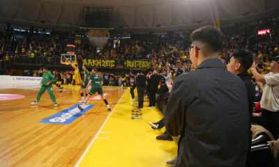 Θύμισε… ΣΕΦ το Παλέ: Στάζει η οροφή, προσωρινή διακοπή πριν το Άρης – Παναθηναϊκός!