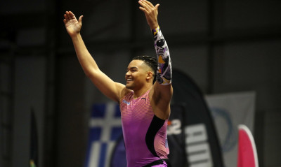 «Πέταξε» στα 5,90μ. και κατέκτησε το Fly Athens ο Εμμανουήλ Καραλής