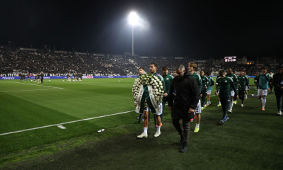 ΠΑΟΚ - Παναθηναϊκός: Κατέθεσαν λουλούδια και στεφάνι οι «πράσινοι» στη μνήμη των «αετόπουλων»