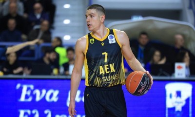 Πρόβλημα στην ΑΕΚ: Θλάση ο Φλιώνης - Νοκ άουτ με ΠΑΟΚ, αμφίβολος για το Final 8 του Κυπέλλου