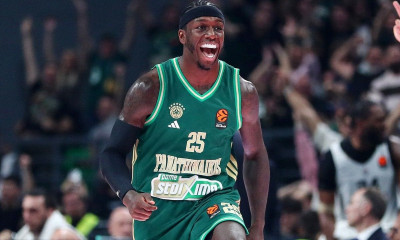 Ο Κέντρικ Ναν φοράει και πάλι τη φανέλα με το Νο25