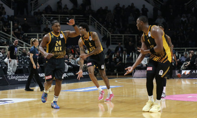 Greek Basketball League: Σπουδαίο «διπλό» η ΑΕΚ στην έδρα του ΠΑΟΚ, όρθιο το Μαρούσι