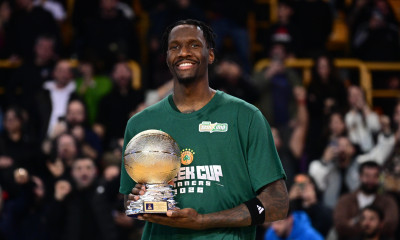 Final 8: Τα σάρωσε όλα ο Χέις-Ντέιβις! Αναδείχθηκε MVP του τελικού