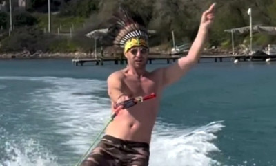 Ο Παγκόσμιος Πρωταθλητής θαλάσσιου σκι Γιώργος Χατζής γιόρτασε την Αποκριά στο νερό