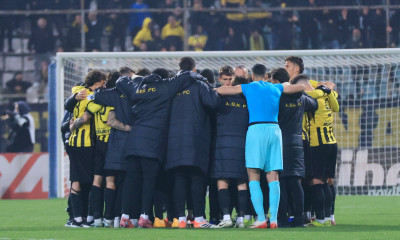 ΑΕΚ: Μια αγκαλιά μετά την απώλεια στον Βόλο – Το μήνυμα ενότητας και συσπείρωσης των «κιτρινόμαυρων»