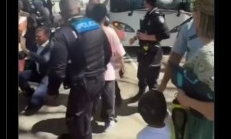 Αυστραλία: Οπαδοί προσπάθησαν να εμποδίσουν την αναχώρηση της γυναικείας ομάδας ποδοσφαίρου του Ιράν