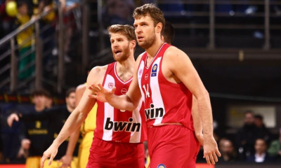 Ολυμπιακός - Φενέρμπαχτσε: Με Βεζένκοφ και Γουόκαπ η 12άδα των Πειραιωτών