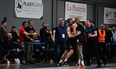 Ολυμπιακός: Η ΔΕΑΒ κάλεσε Φουρνιέ κι «ερυθρόλευκους» για «σοβαρό φαινόμενο βίας»