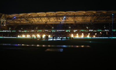 ΑΕΚ – Τσέλιε: Εντυπωσιακό σόου με φωτιές και… Metallica πριν τη σέντρα στην Allwyn Arena