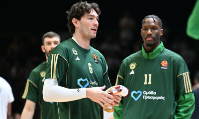 Παναθηναϊκός AKTOR: Βραβεύτηκε και αποθεώθηκε ο Τζέντι Όσμαν