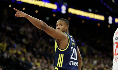 DONE DEAL: «Στην Αρμάνι ο Ντέβον Χολ»