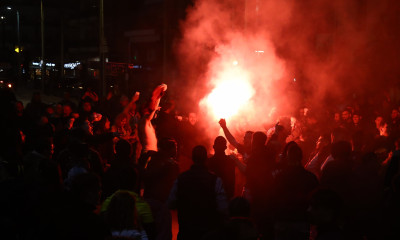 Ολυμπιακός – ΑΕΚ: «Να ‘τοι, να ‘τοι οι Πρωταθλητές» - Ντελίριο ενθουσιασμού στον κόσμο της «Ένωσης»