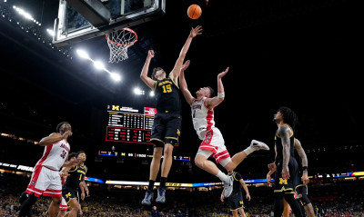 NCAA: Εύκολα στον τελικό το Μίσιγκαν - Για την κούπα κόντρα στο Κονέκτικατ