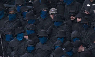 Αγώνας στην Ολλανδία καθυστέρησε 1,5 ώρα λόγω μασκοφορεμένων στην εξέδρα