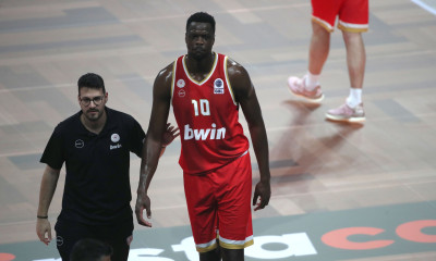 Ολυμπιακός: «Δεν ξέρω αν θα παίξω πριν τα playoffs» - Οι δηλώσεις του Φαλ