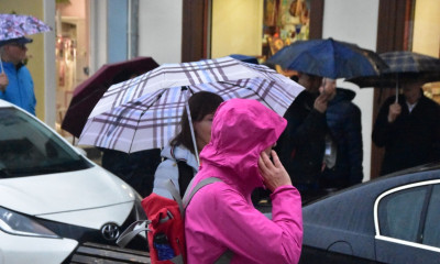 Καιρός: Μεγάλο Σάββατο με συννεφιά, βροχές και χιόνια στα ορεινά