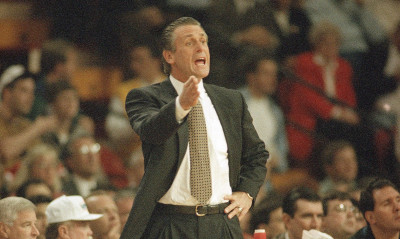 Το κοστούμι δεν κάνει τον κόουτς! Ή μήπως όχι;