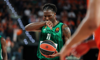 Βαλένθια - Παναθηναϊκός AKTOR: Το buzzer-beater του Χέιζ-Ντέιβις που… ξέρανε τους Ισπανούς