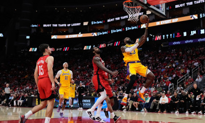 NBA Playoffs: Οι Λέικερς «διέλυσαν» τους Ρόκετς με ηγέτη τον ΛεΜπρον Τζέιμς – Ημιτελικά με Θάντερ!