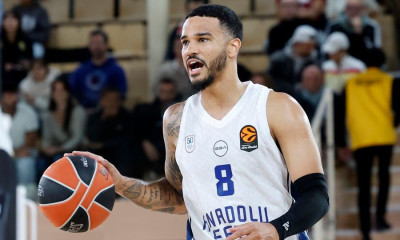Μπαρτσελόνα: «Αφήνει την περίπτωση του Ντε Τζούλιους και πάει για Βάιλερ-Μπαμπ»