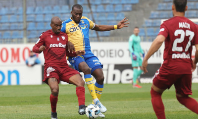 Super League: «Φωτιά» στη μάχη της παραμονής – Καθοριστικά ματς σε Λάρισα, Σέρρες και Περιστέρι