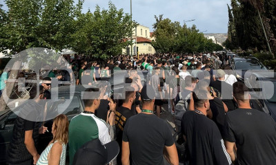 Η αστυνομία στήνει μπλόκο στον κόσμο του Παναθηναϊκού και στους δημοσιογράφους
