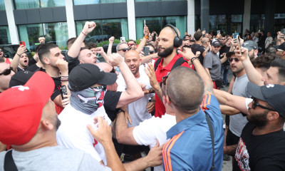 Ολυμπιακός - Παναθηναϊκός AKTOR: Πάνω από 300 οπαδοί των «ερυθρόλευκων» στο ξενοδοχείο της ομάδας