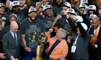 NBA Finals: Η απονομή του τροπαίου στους Νικς μετά το πρώτο τους πρωτάθλημα από το 1973!