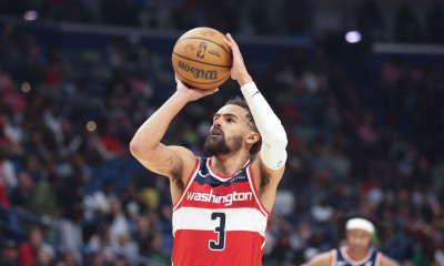 NBA: «Υπάρχει ανανεωμένο ενδιαφέρον για τον Τρέι Γιανγκ, το πιθανότερο να μείνει στους Ουίζαρντς»
