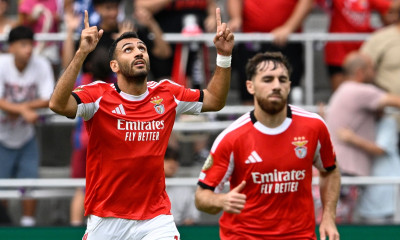 A Bola: «Ο Παυλίδης μένει στην Μπενφίκα»