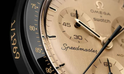Το νέο Omega x Swatch MoonSwatch έγινε το πιο συλλεκτικό ρολόι του καλοκαιριού