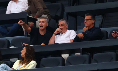 «Πράσινη» εξέδρα στο T-Center (vid)