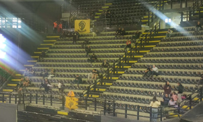 ΑΕΚ – Μαρούσι: Με λίγο κόσμο η πρεμιέρα στη SUNEL Arena - Αδειο το πέταλο των οργανωμένων