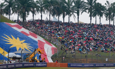 Formula 1: Τροπική καταιγίδα καθυστέρησε την εκκίνηση του Γκραν Πρι του Μπαχρέιν στη Μαλαισία