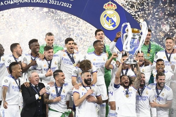 Champions League: The final show