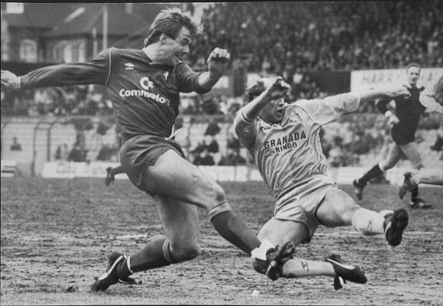 1408015760854 wps 4 Kerry Dixon of Chelsea sh