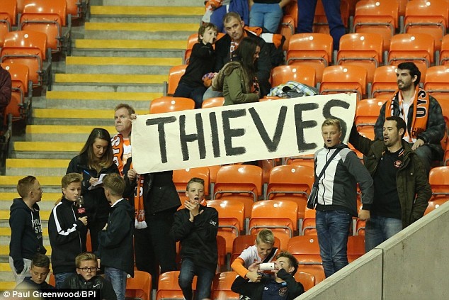 1412372052232 wps 31 Blackpool fans protest ag