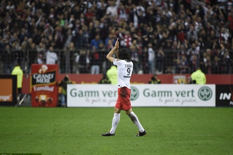 1413578135981 wps 31 Paris Saint Germain s Uru