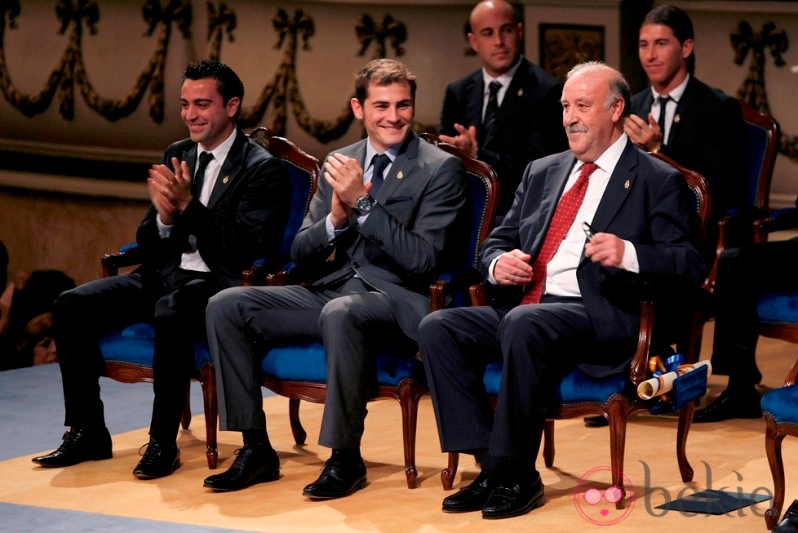 27562 xavi-hernandez-iker-casillas-vicente-