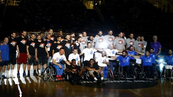AntetokounBrosEvenMesa11