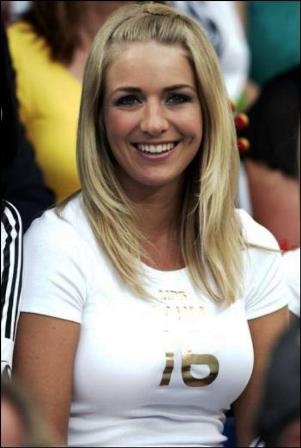 Claudia Schattenberg