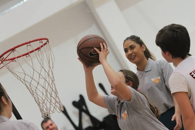 Jumpball Agapis Photo