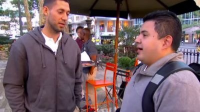 clint-dempsey-fan-on-the-street