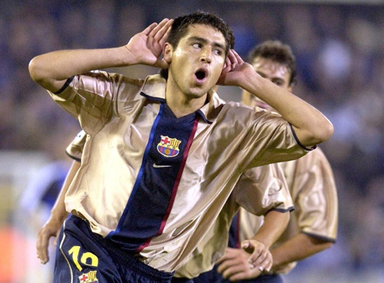 fotos-juan-roman-riquelme-topogiggio-en-barcelona