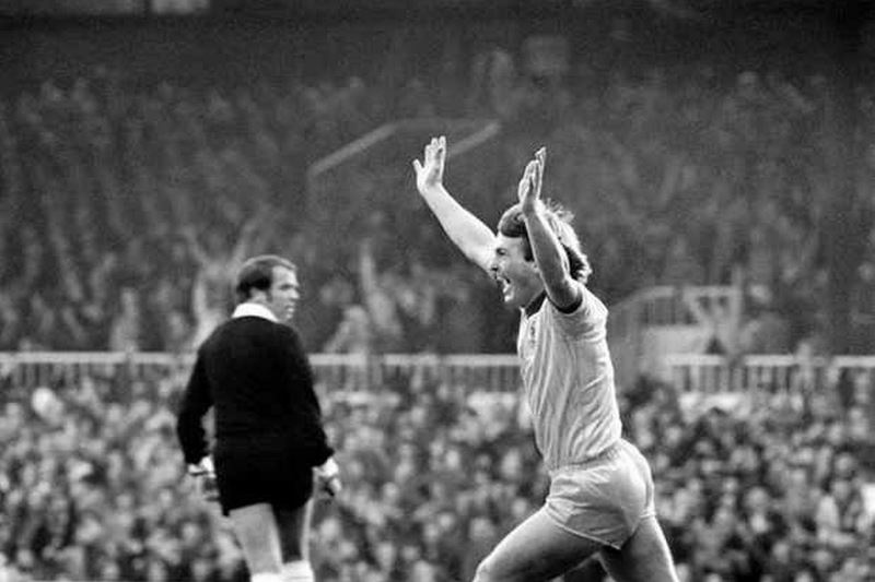 image-22-liverpool-fc-legend-kenny-dalglish-s-career-in-pictures-351676512