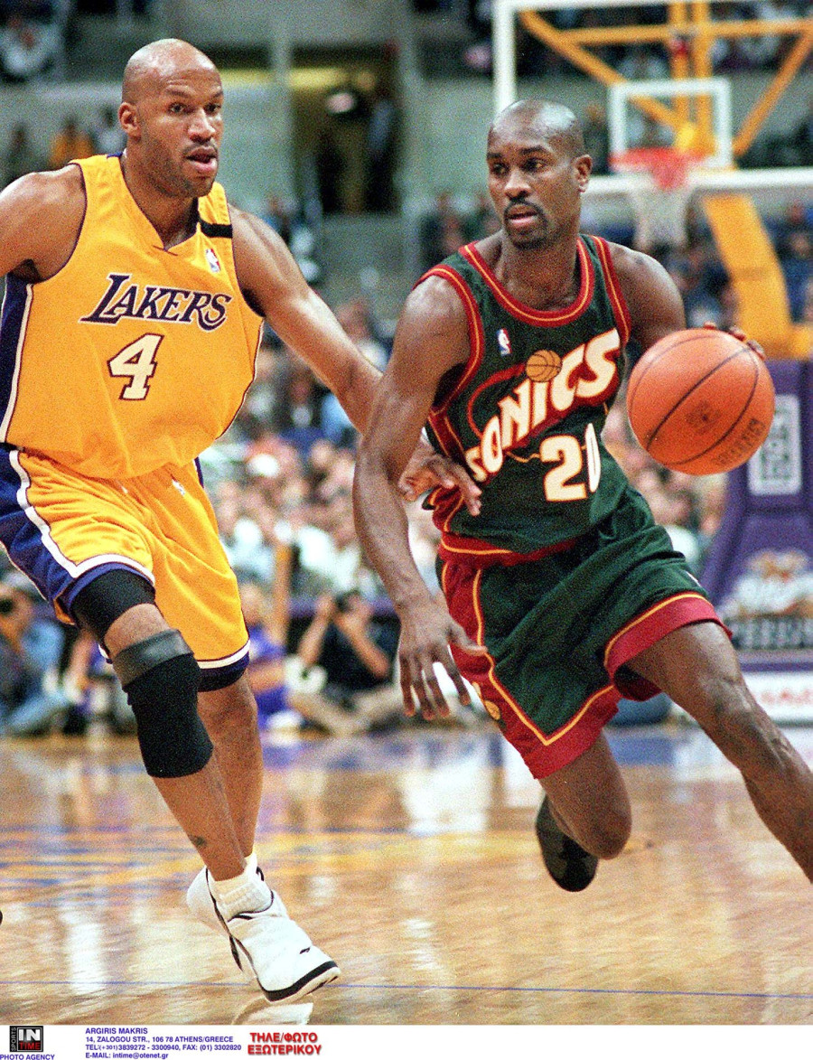 BKN-LAKERS-SONICS-02