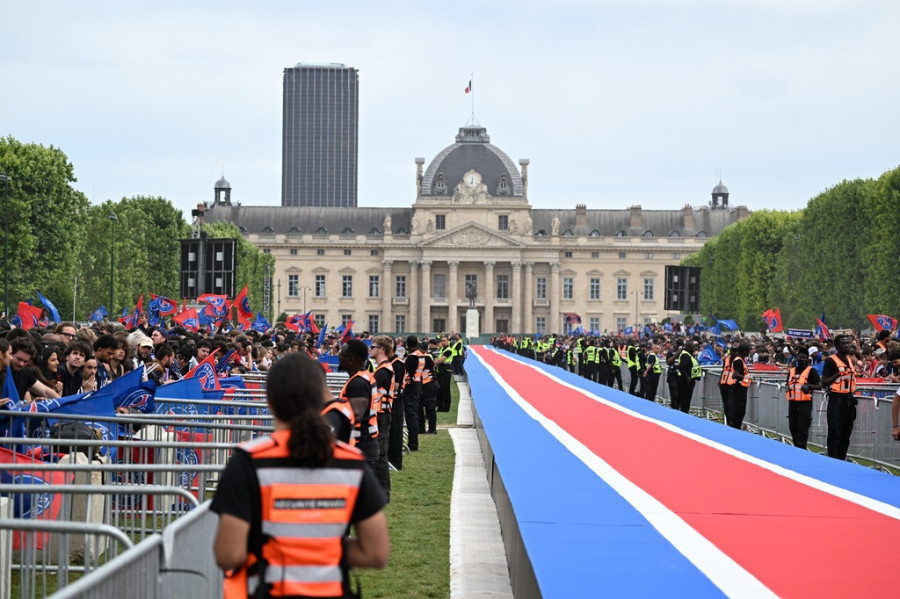 PARIS 3